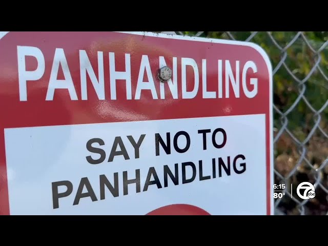 ⁣City of Roseville hoping signs will discourage people from giving to panhandlers