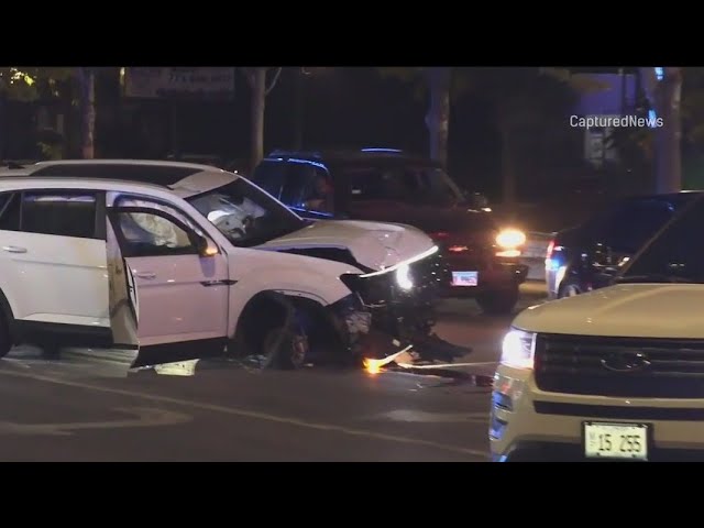 ⁣Armed carjacking ends in crash on Chicago's South Side