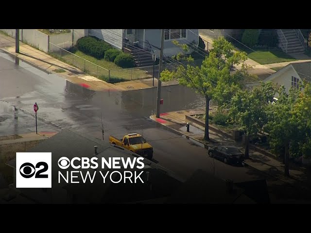 ⁣High tide leads to coastal flooding in Howard Beach, Queens