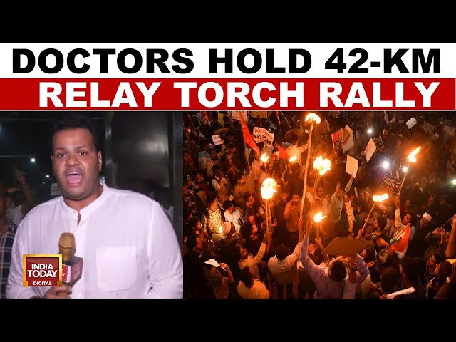 ⁣Kolkata Rape Murder: Thousands Take Out Torch Rally In Kolkata To Demand Justice For RG Kar Medic