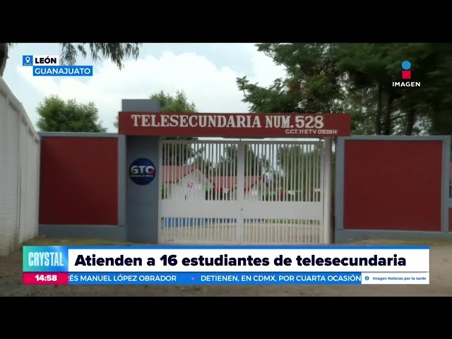 ⁣16 estudiantes de una telesecundaria sufrieron una crisis de salud | Noticias con Crystal Mendivil