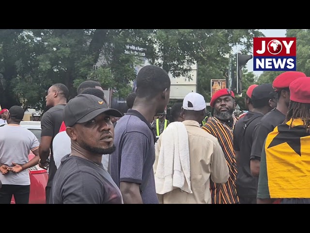 Protesters are gathering at 37 Roundabout in anticipation of Democracy Hub's demonstration.#Joy