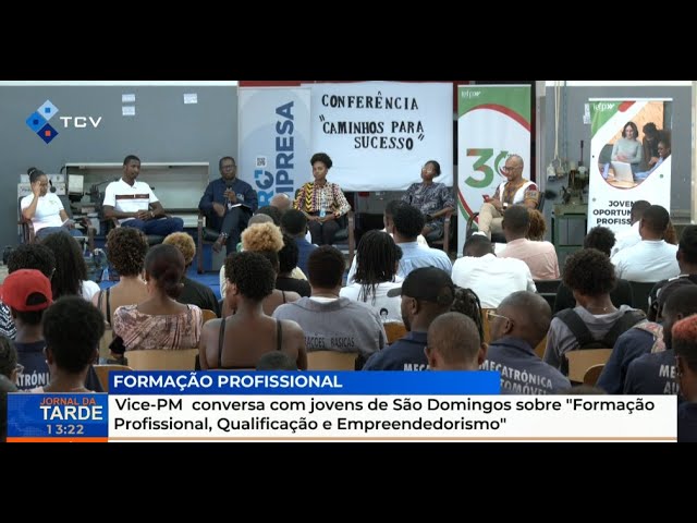 Vice-PM conversa com jovens São Domingos sobre Formação Profissional Qualificação e Empreendedorismo