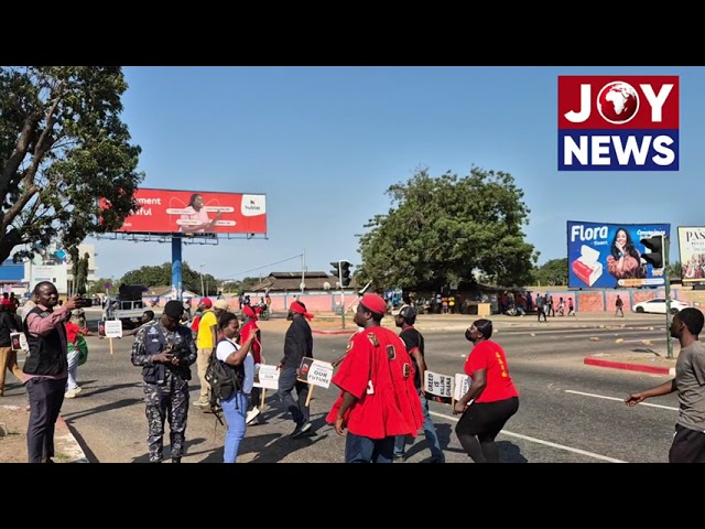 #ReoccupyJulorbiHouse: Protesters have gathered and are marching around the 37 Military Roundabout