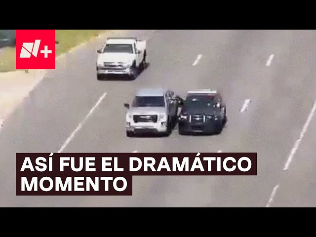 ⁣Policía brinca de un vehículo a otro para ayudar a conductor - N+