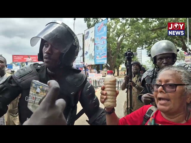 ⁣62  arrested by police at the #ReOccupyJulorbiHouse and #StopGalamseyProtest.