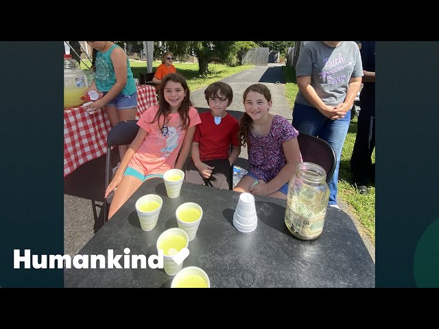 ⁣Kids learn a lesson in kindness after lemonade stand heist | Humankind #goodnews