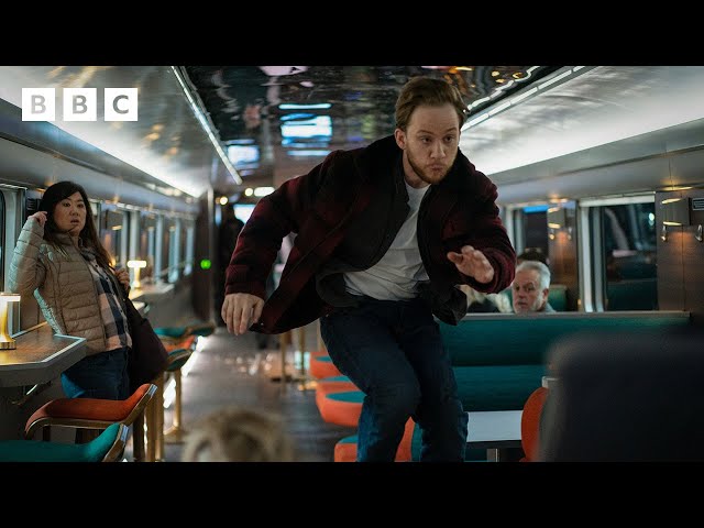 ⁣Dramatic chase through train to catch thief | Nightsleeper - BBC