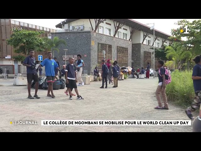 ⁣Le collège de Mgombani : se mobilise pour le World Clean Up Day