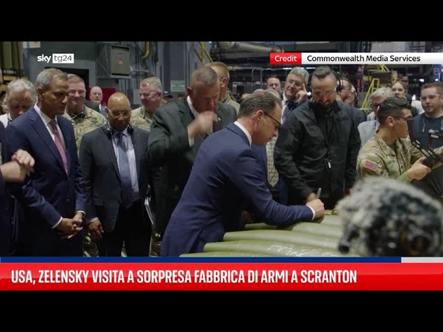 ⁣USA, Zelensky visita a sorpresa fabbrica di armi a Scranton