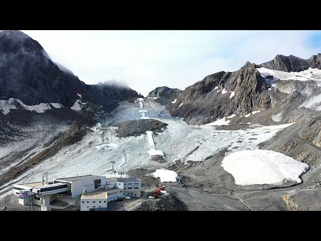 ⁣Rockslides, toxic sediments and vegetation changes: How melting alpine glaciers impact valleys