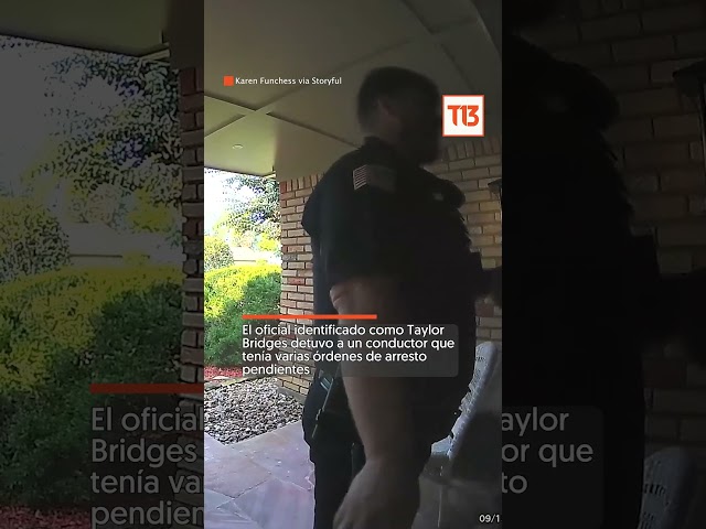 ⁣Policía completó la orden de delivery que debía entregar conductor que él arrestó