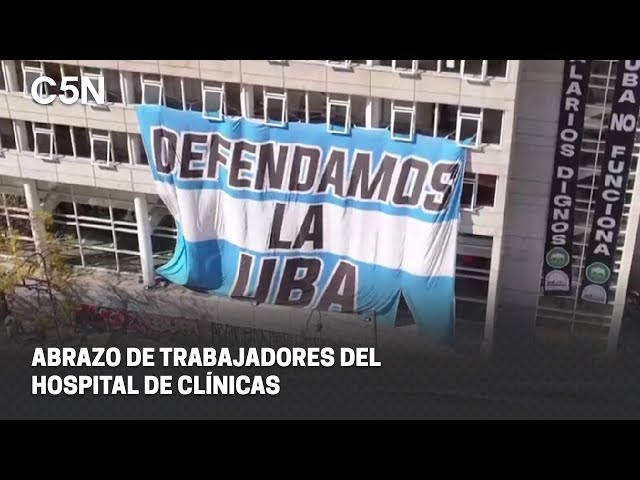 ⁣ABRAZO de TRABAJADORES del HOSPITAL de CLÍNICAS: SUELDOS CADA VEZ MÁS ATRASADOS