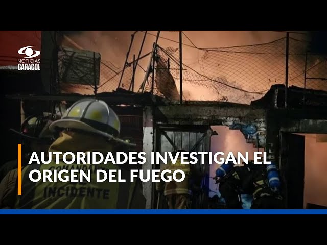 ⁣Incendio en Armenia consumió dos locales: todo quedó registrado en video