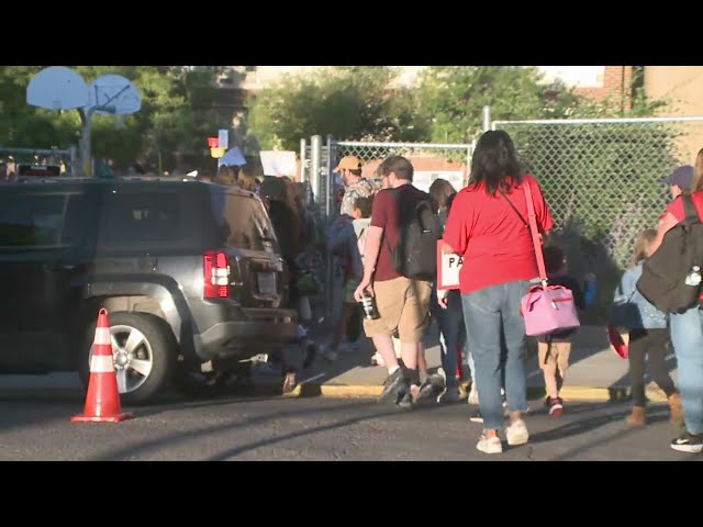 ⁣Denver Public Schools teachers, parents host walk-in