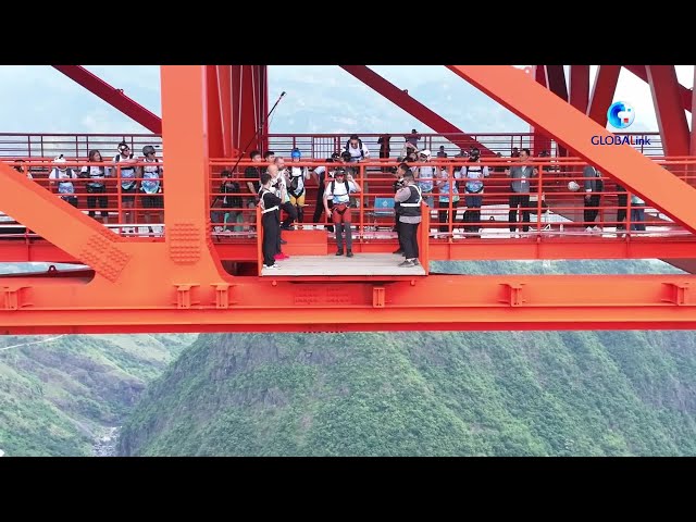 ⁣Extreme sports: Foreign athletes take the plunge from world's highest bridge