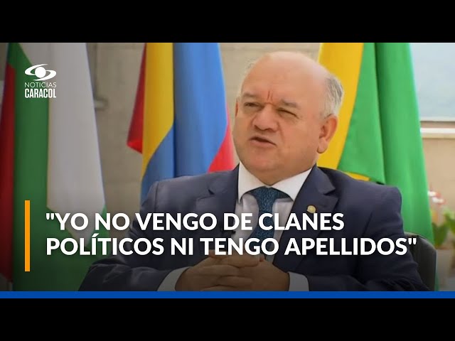 ⁣Presidente de la Corte Constitucional le responde a Petro: "Me parece muy triste" que veng