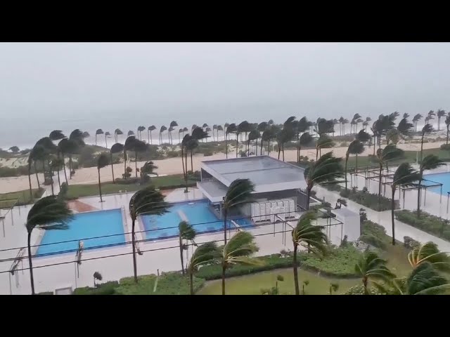 ⁣Hurricane Helene slams Cancun with fierce winds, heavy rain