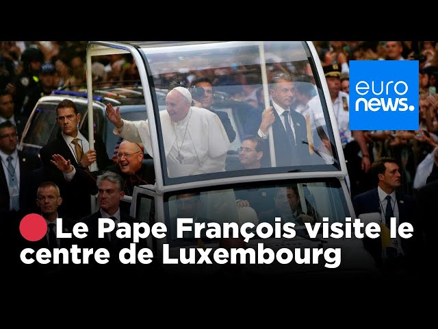 ⁣Le Pape François parcourt le centre-ville de Luxembourg en Papamobile | euronews 