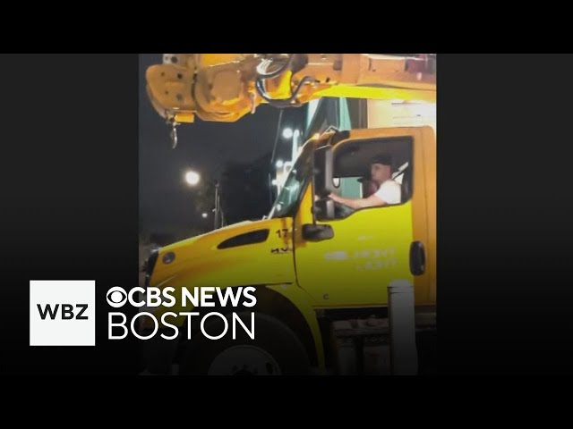 ⁣Massachusetts line workers, first responders head to Florida for Hurricane Helene