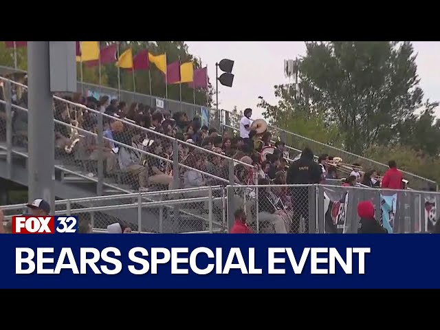 ⁣Chicago Bears celebrate Hispanic Heritage Month with event at Solorio Academy