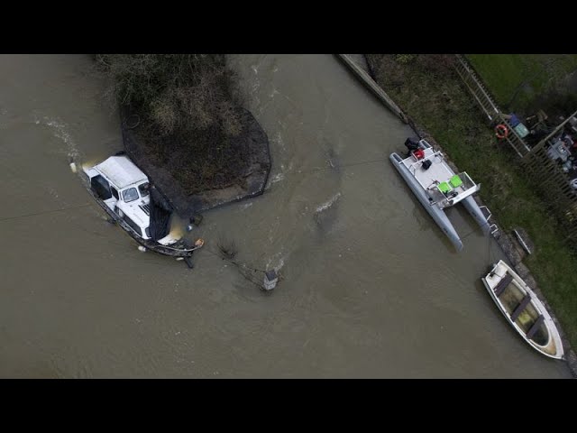 ⁣Las fuertes lluvias dejan 32 muertos en Nepal, inundaciones en Inglaterra y lluvias en España