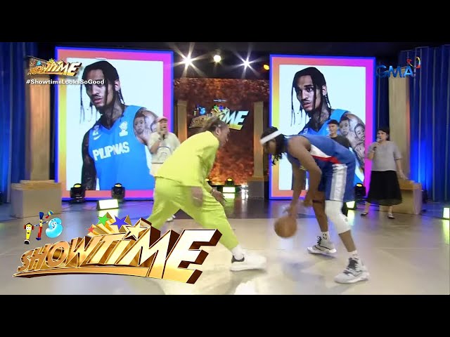 ⁣Negi, hinamon ng one-on-one si ‘Jordran Clarkson’ sa basketball! (Kalokalike) | It's Showtime