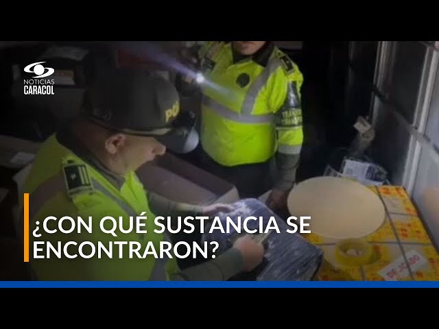 ⁣Policías pararon un furgón, en la vía Bogotá - Villavicencio, y se llevaron una sorpresa