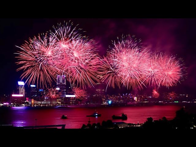 ⁣Fireworks show held in HKSAR to mark 75th anniversary of the founding of the PRC