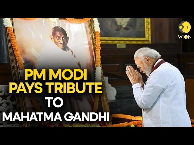 ⁣PM Modi LIVE: PM Narendra Modi pays floral tributes to Mahatma Gandhi at Rajghat | Gandhi Jayanti