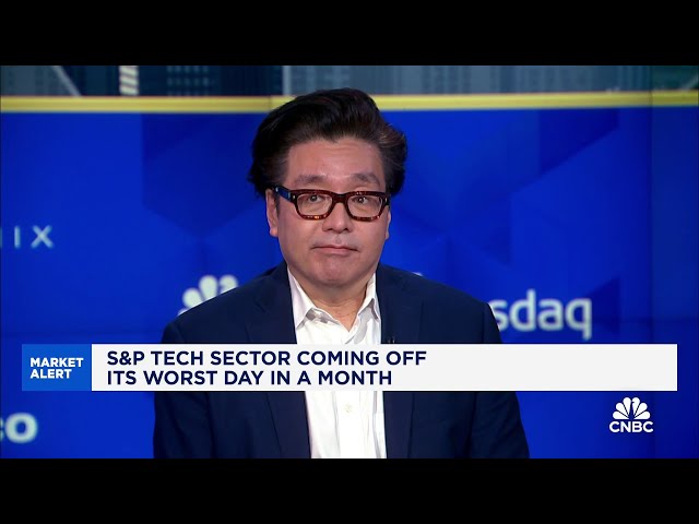 ⁣Fundstrat's Tom Lee on 6,000 S&P 500 year-end target: Setup into year-end has a lot of tail