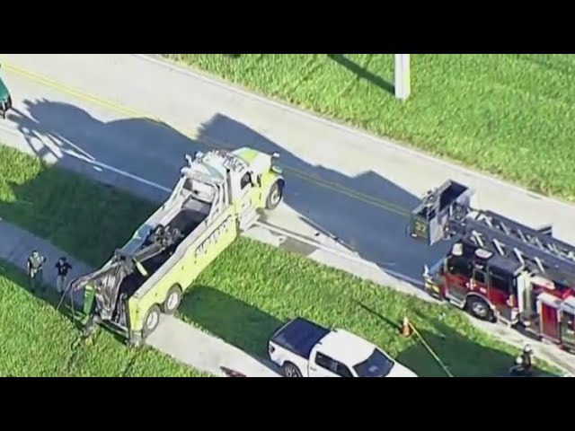 ⁣Woman dies after car plunges into Cooper City canal