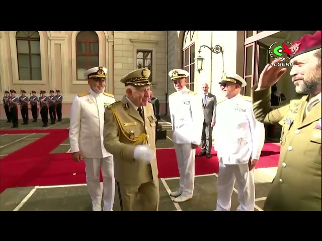 ⁣Deuxième jour de la visite officielle du chef d'état major de l'ANP  Said chanegriha en It