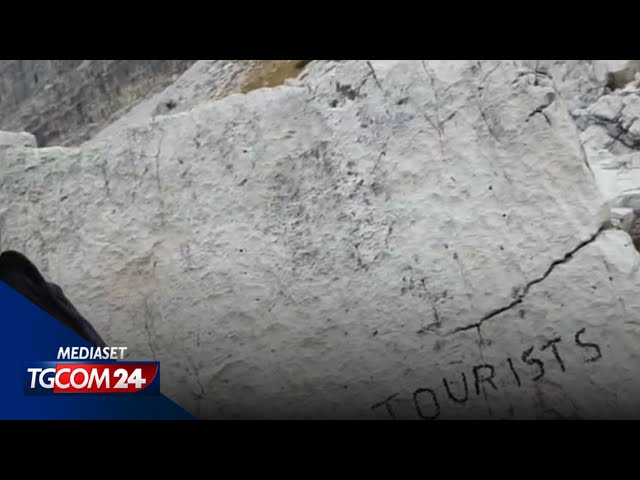 ⁣"Turisti andate a casa", sfregio sulle Tre Cime Lavaredo