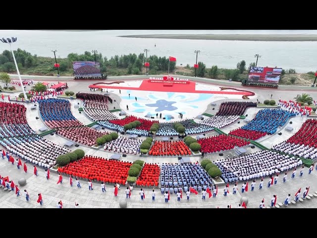 ⁣Celebrating National Day: Over 4,000 people in Ankang sing for China