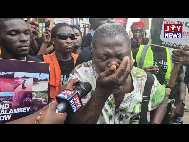 ⁣Protester Drinks Contaminated Water in Plea to End Galamsey | #StopGalamseyNow #FreeTheCitizens