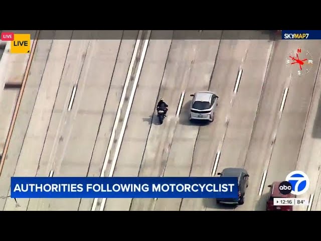 ⁣Motorcycle evading deputies on 710 Freeway near Westminster