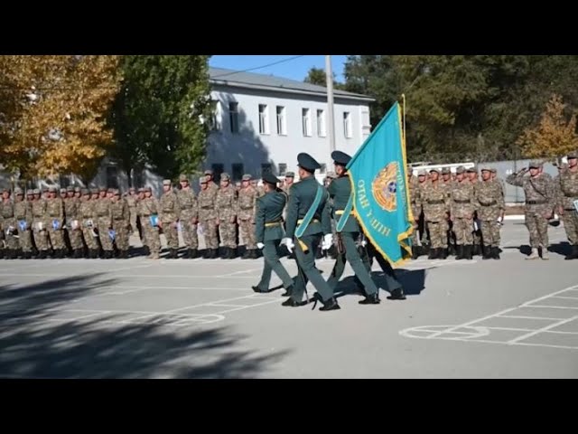 ⁣Больше 2 тыс. военнослужащих срочной службы наградили часами