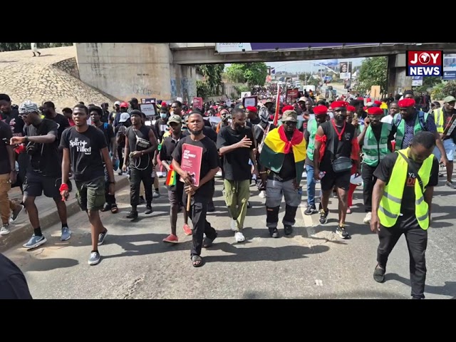 ⁣Crowds swell as protesters march to culminate in a vigil at Independence Square tonight. #JoyNews