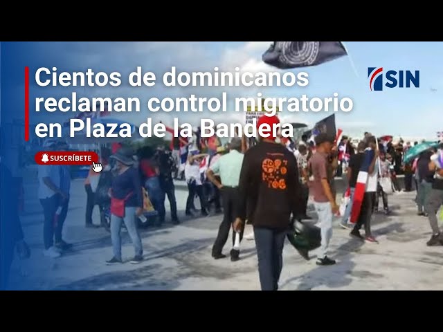 ⁣Cientos de dominicanos reclaman control migratorio efectivo en Plaza de la Bandera