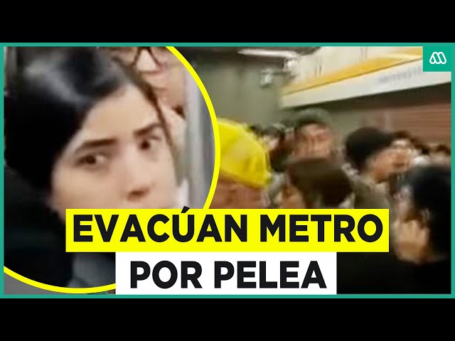 ⁣Evacúan vagones del Metro por pelea con arma blanca: Un hombre amenazó con disparar