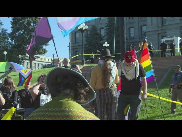 ⁣Advocates and opponents clash on transgender care for Colorado kids at state capitol protest