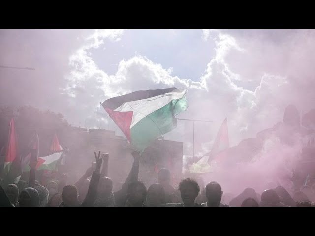 ⁣Pro-Israel and pro-Palestinerallies held across Europe ahead of Gaza anniversary