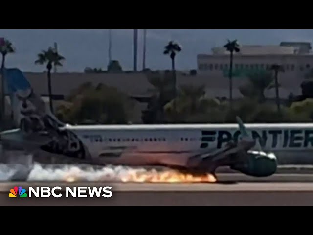 ⁣Fire breaks out on a Frontier Airliner