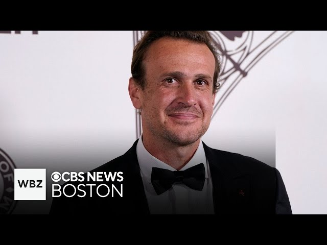 ⁣Actor Jason Segel discusses season 2 of Shrinking and other career moments