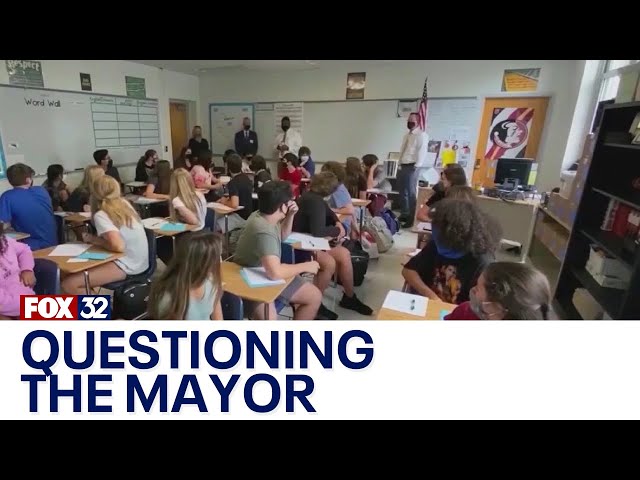 ⁣Chicago nonprofit leader questions mayor's commitment to arts support amid budget cuts