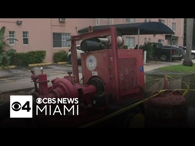 ⁣Pumps activated to combat flooding in downtown Miami