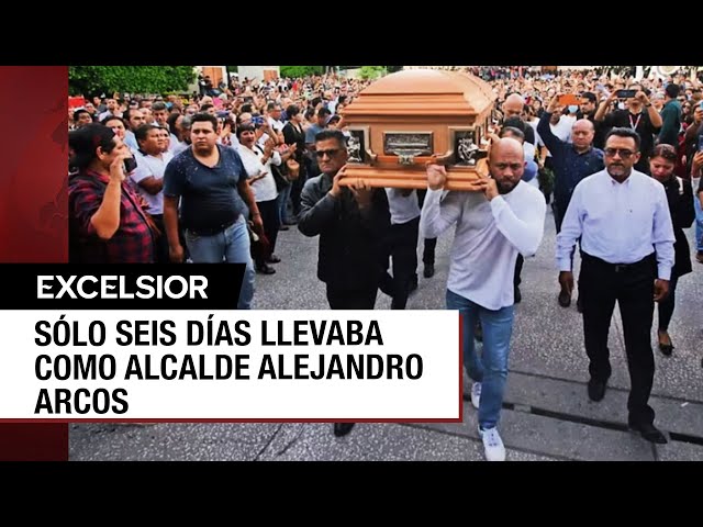 ⁣Despiden con gritos de justicia al alcalde asesinado de Chilpancingo, Alejandro Arcos