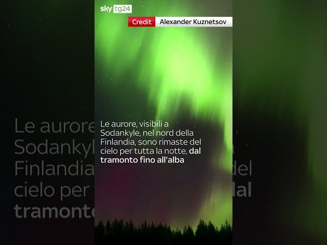 ⁣Spettacolo di aurore boreali in Lapponia