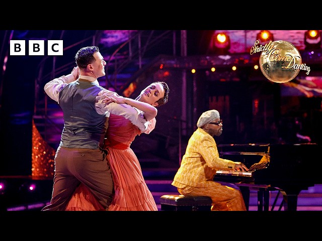 ⁣Alexis Ffrench graces the Strictly Ballroom with a beautiful performance from the Piano ✨ - BBC